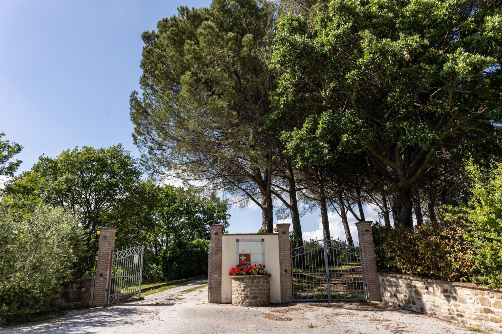 Tenuta Borgo San Michele Gubbio Eksteriør billede